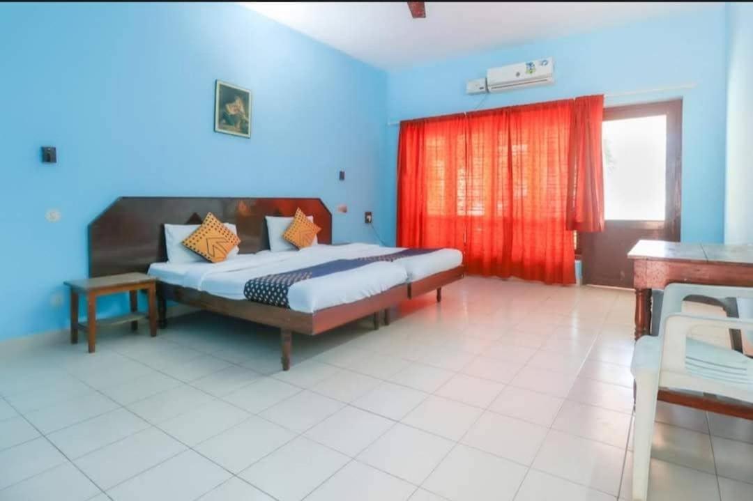 SPOT ON 68462 Hotel Seaweed Kovalam Exterior foto