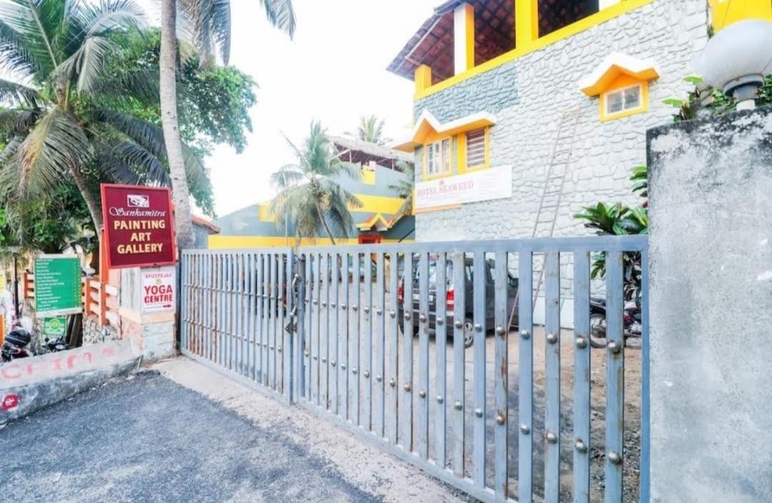 SPOT ON 68462 Hotel Seaweed Kovalam Exterior foto
