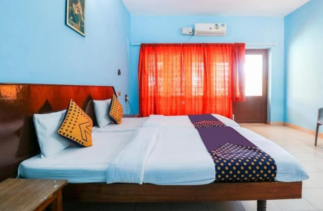 SPOT ON 68462 Hotel Seaweed Kovalam Exterior foto
